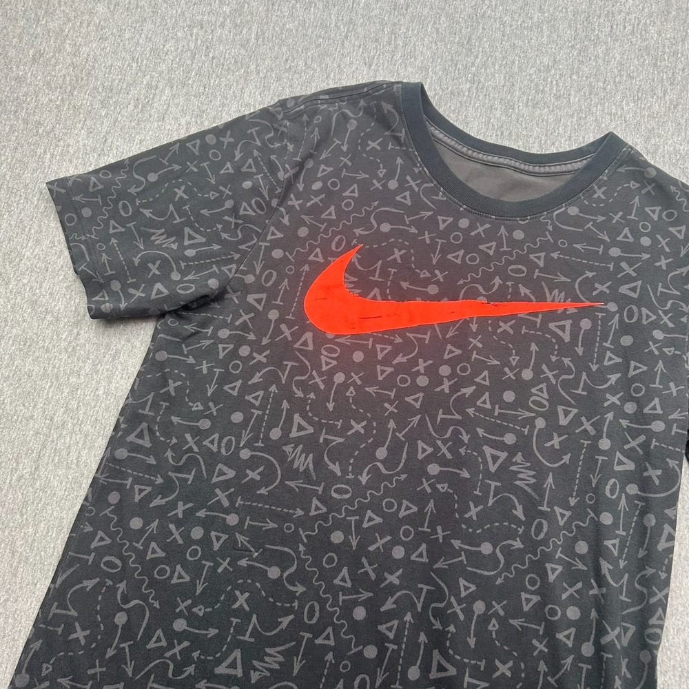 Nike Center Swoosh Graphic Short Sleeve Tshirt Mens Small Black Gray Red Active